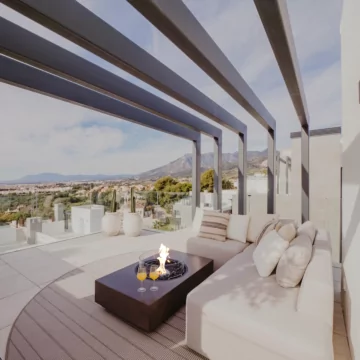 Martini 50 Fire Table by EcoSmart Fire delivers contemporary indoor heating and ambience to a private residence living space.